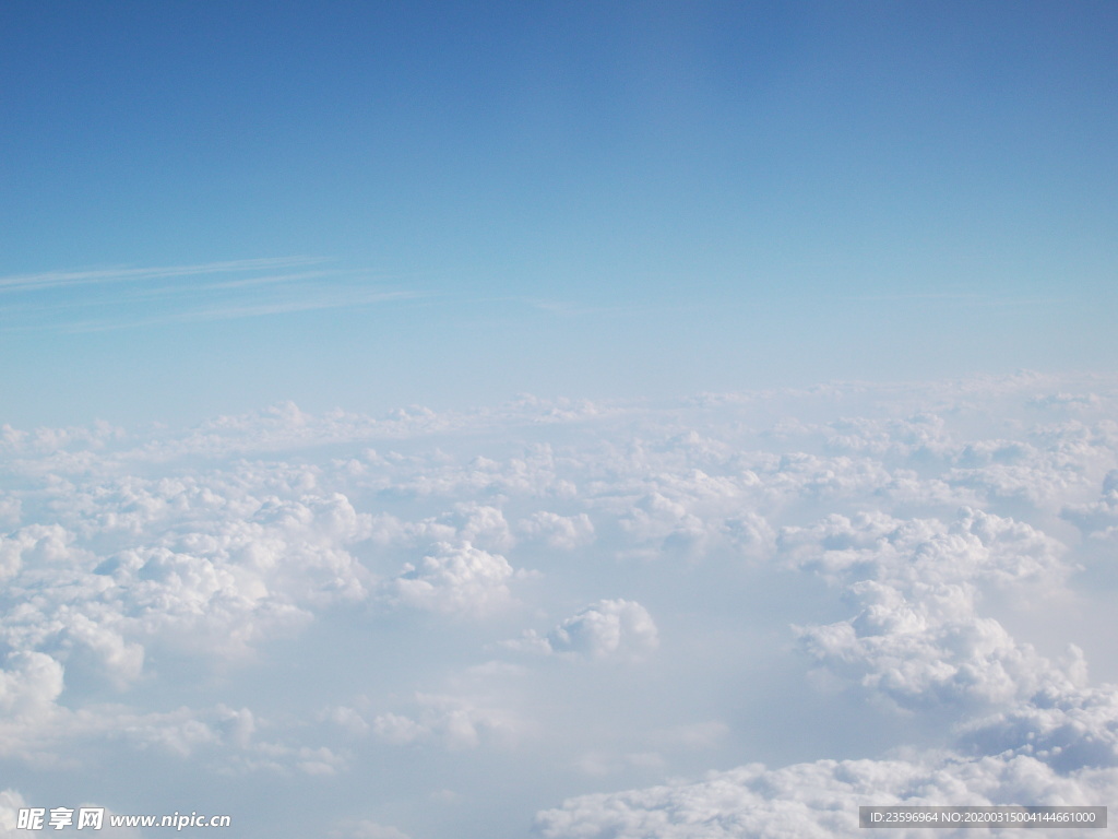 蓝天上的云海