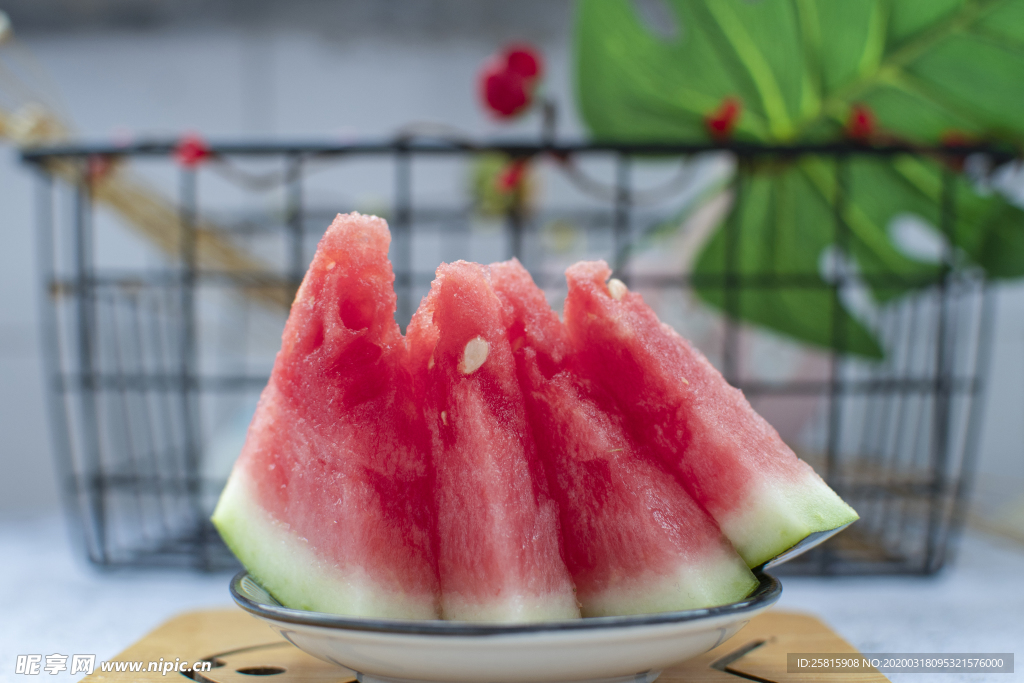 西瓜块西瓜切片果汁图片