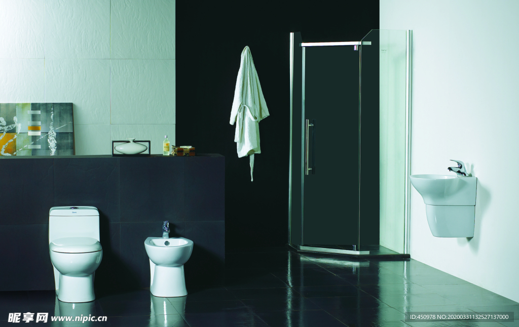 浴室柜  马桶  洗手盆  卫