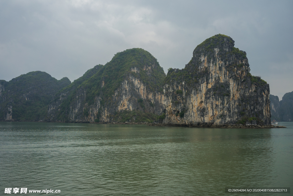 山川 湖泊 倒影