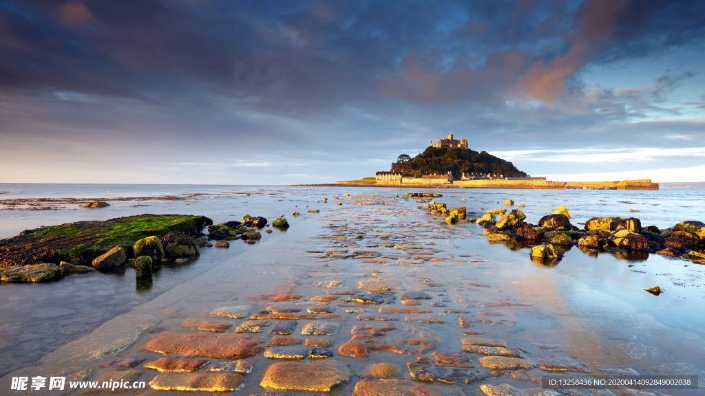 大海小岛天空云彩风景