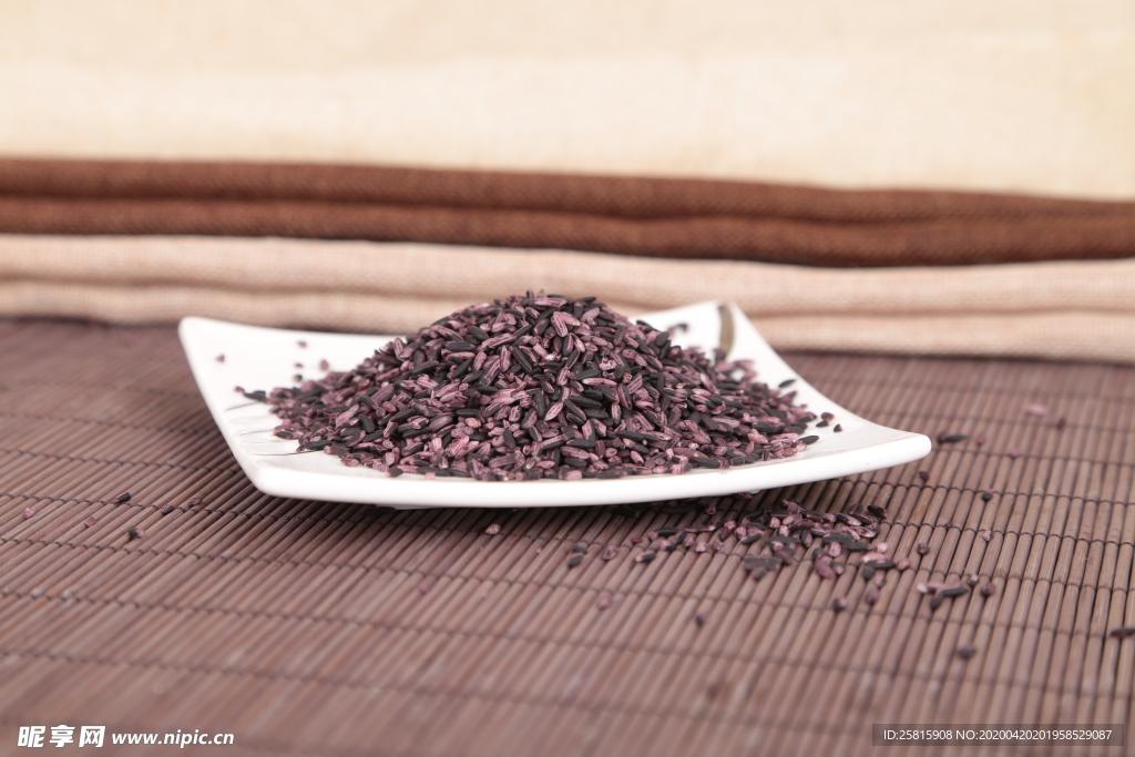 紫米五谷杂粮图片