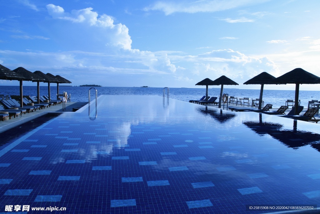 马尔代夫沙滩海岸图片