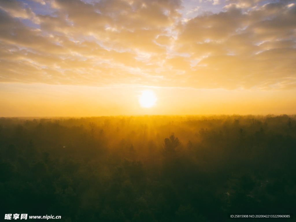 日出旭日云霞图片