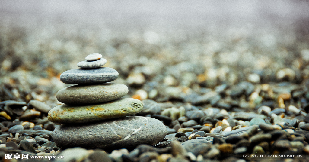 石头堆叠层叠图片