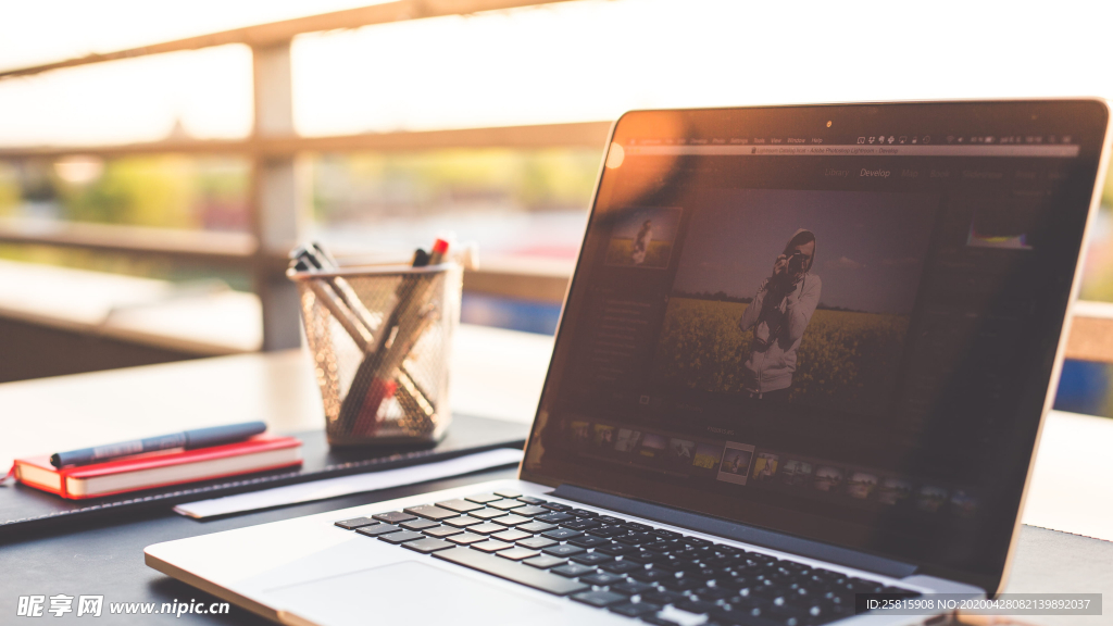 苹果笔记本电脑图片