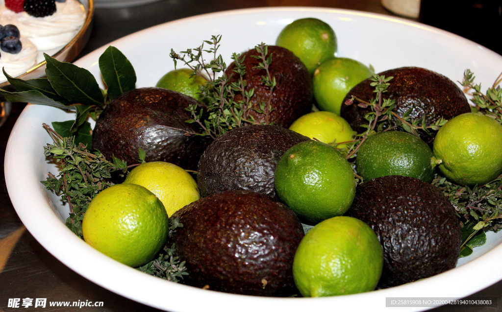 牛油果乳木果图片