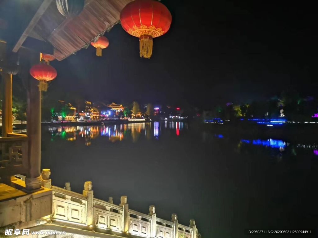 凤凰古城夜景