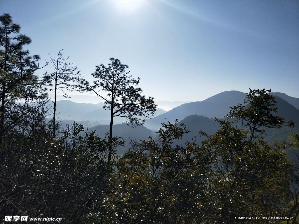 云南罗平钟山乡风光