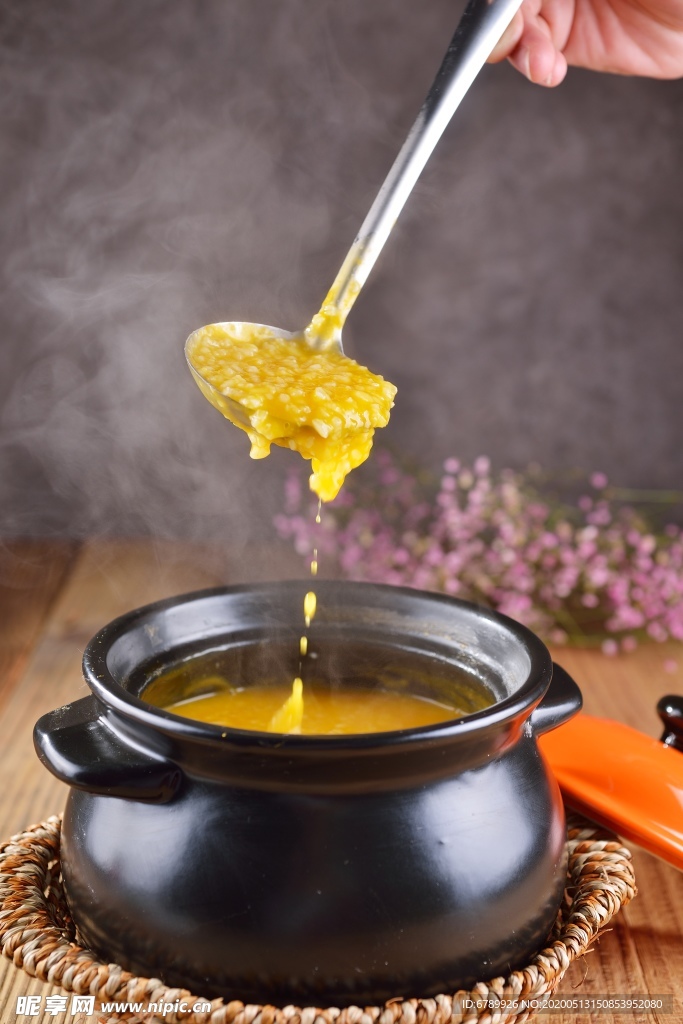 砂锅小米南瓜粥