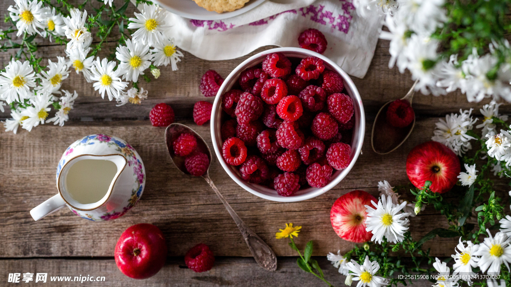 树莓浆果莓果图片