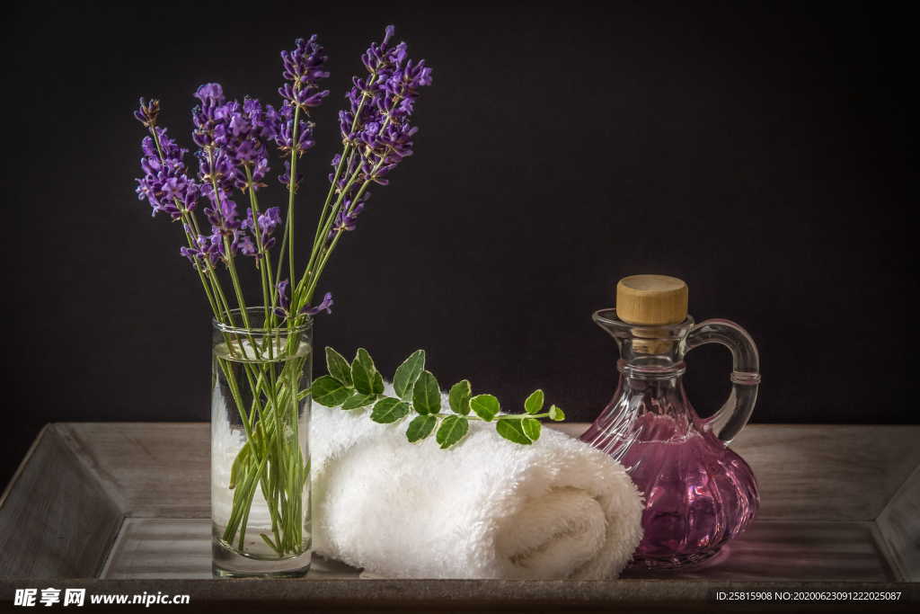 薰衣草田园图片