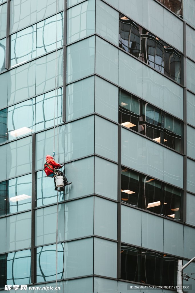 高空擦玻璃