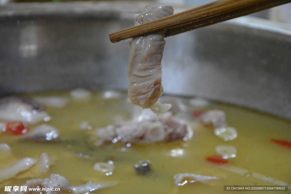 美食摄影之鲜椒肥肠鱼