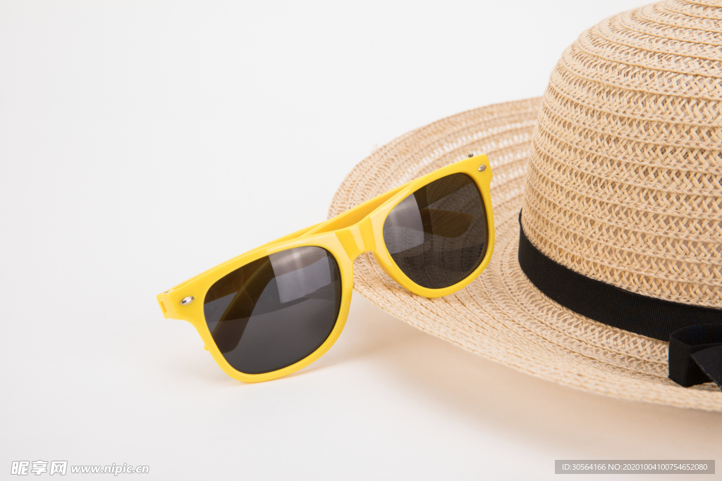 太阳镜太阳帽旅游背景海报素材