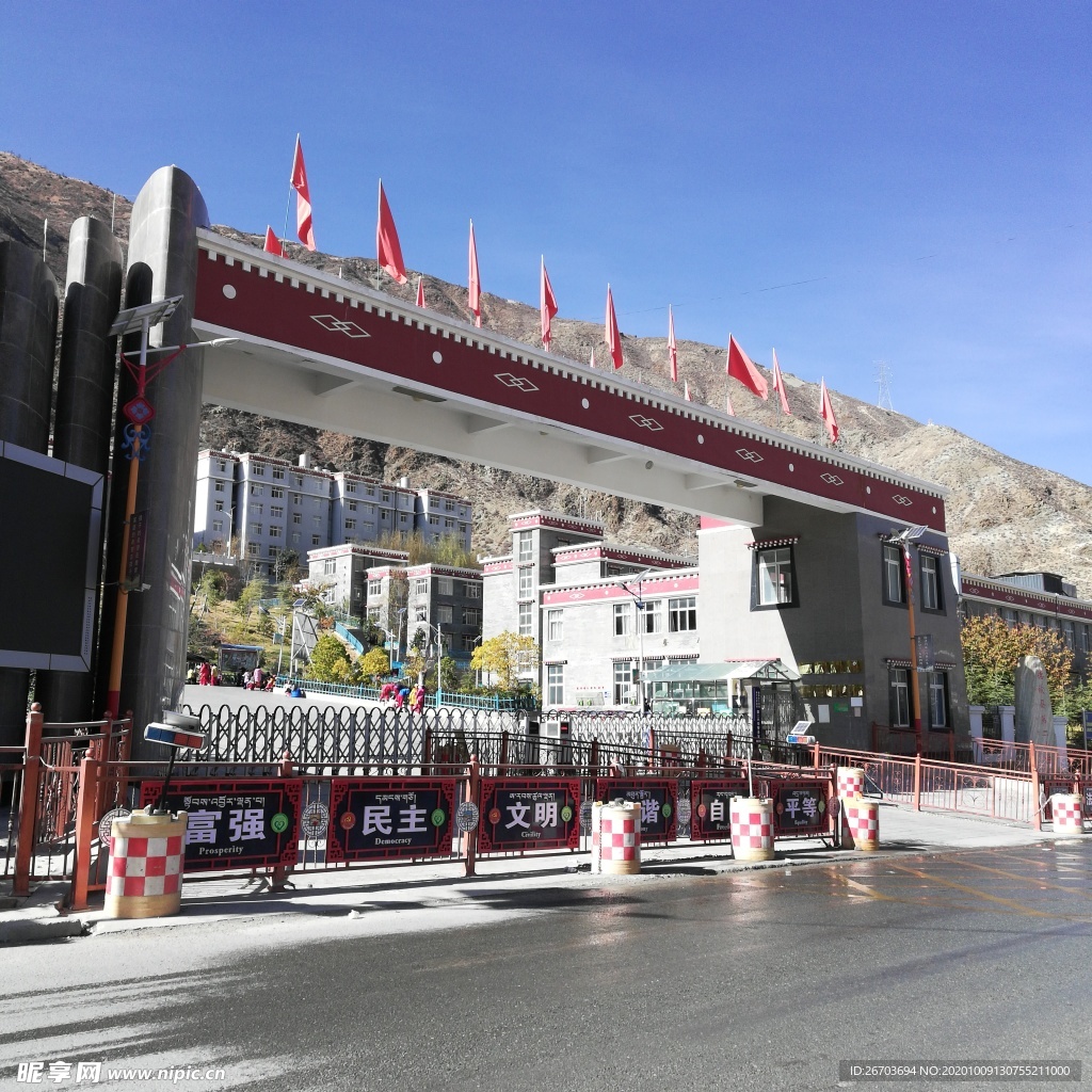 大山古镇小区大门建筑