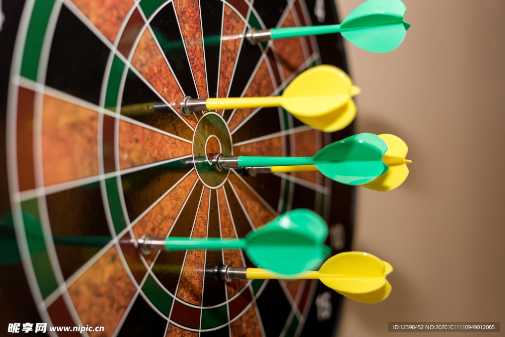 飞镖和靶心