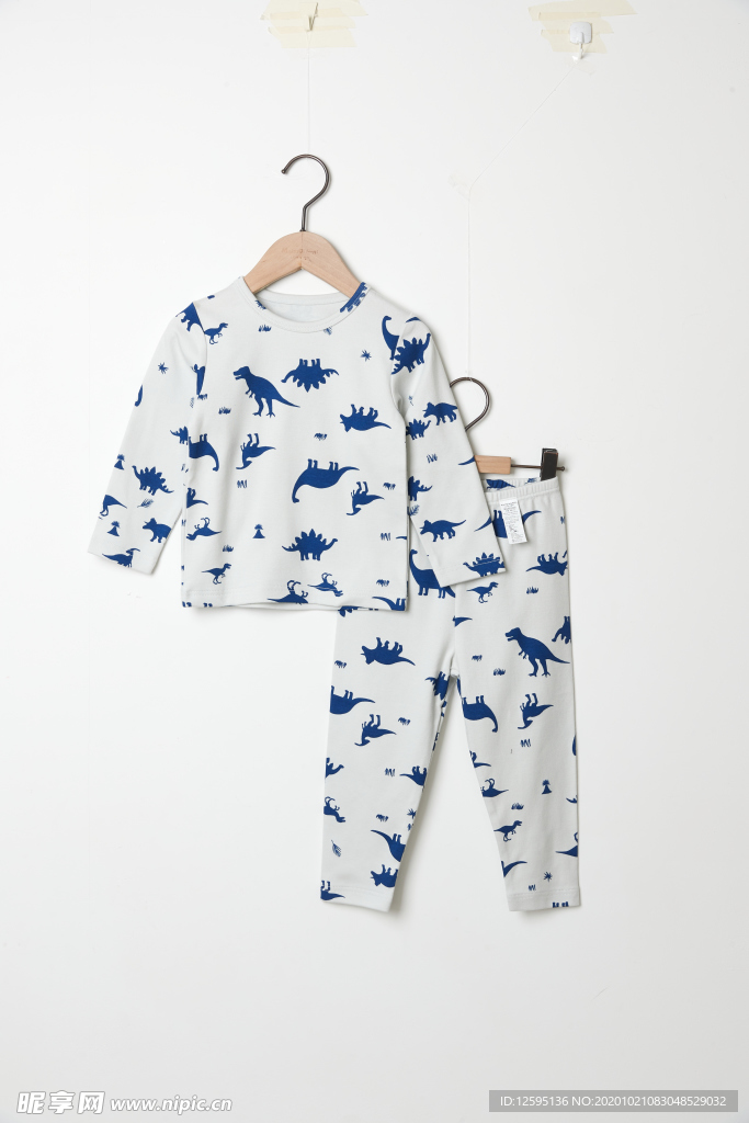 恐龙童装套装