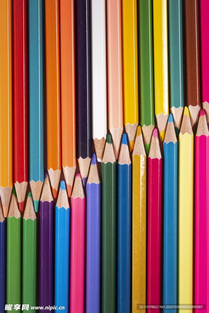 彩色画笔摄影图