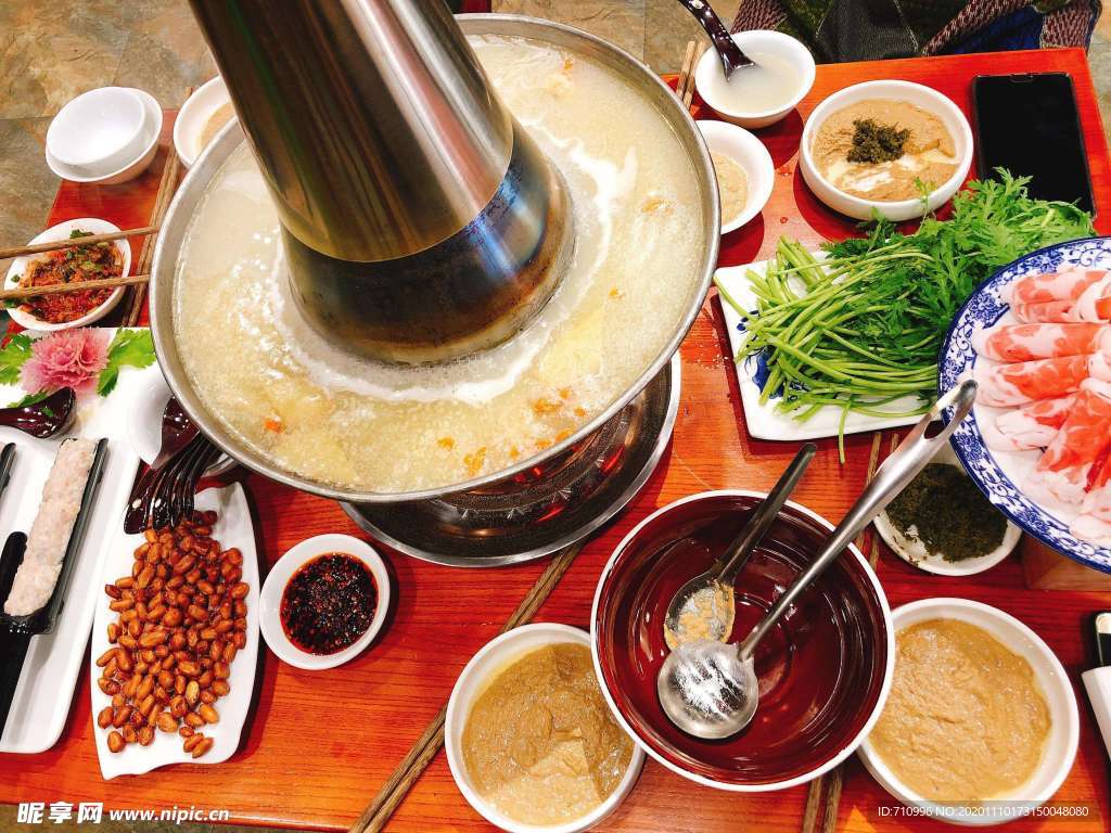 涮火锅新鲜羊肉