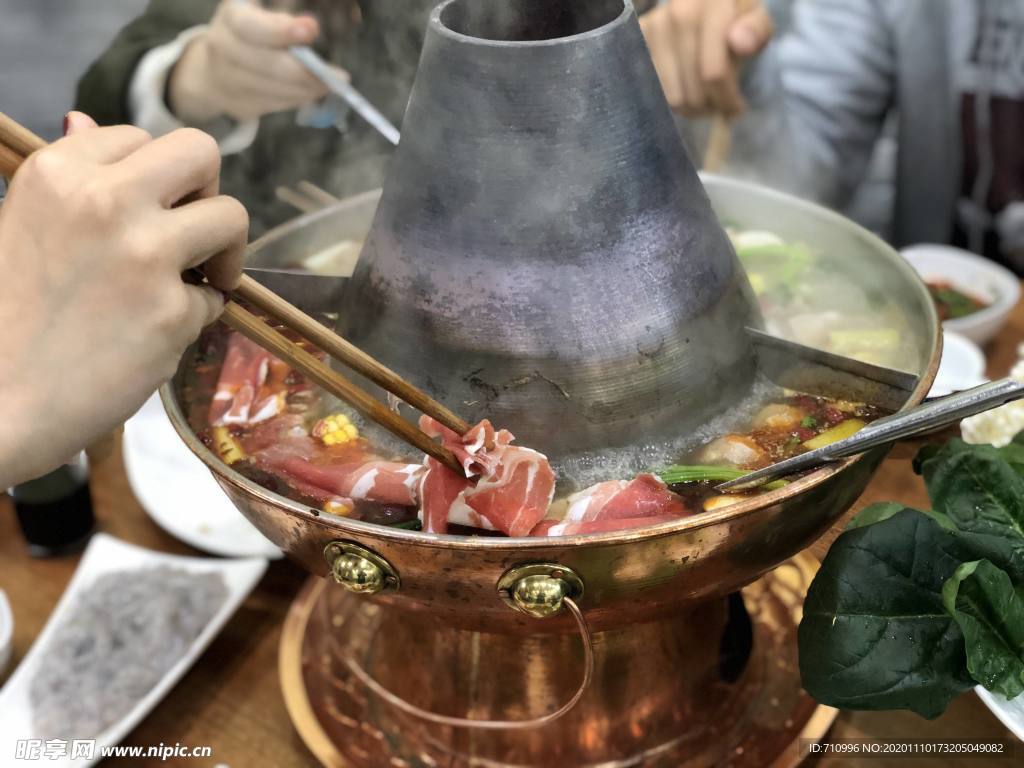 涮火锅新鲜羊肉