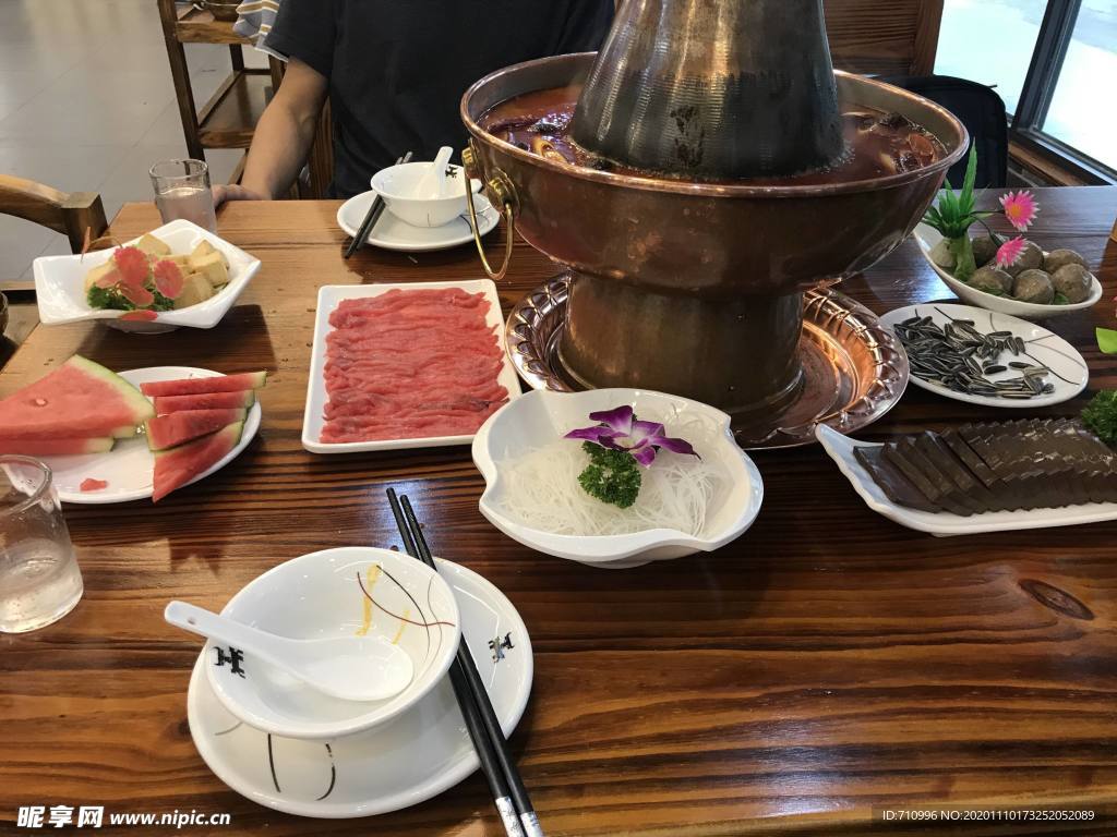 涮火锅新鲜羊肉