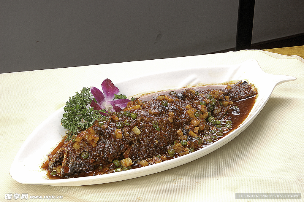 家常菜干烧大黄鱼