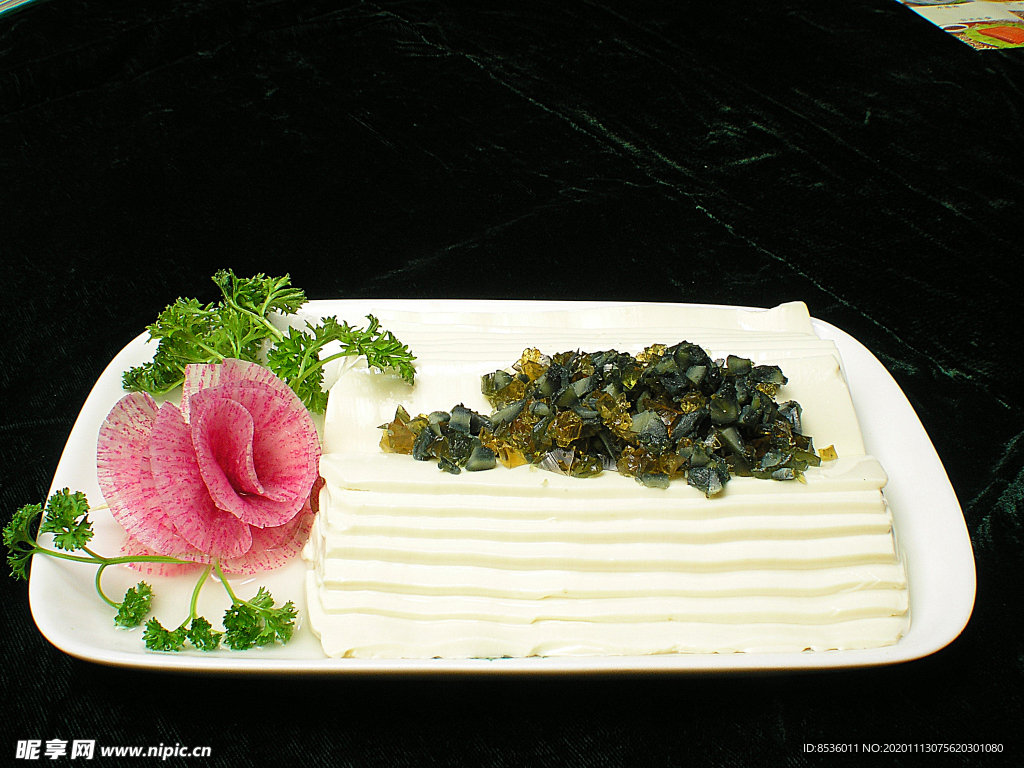 家常菜皮蛋豆腐