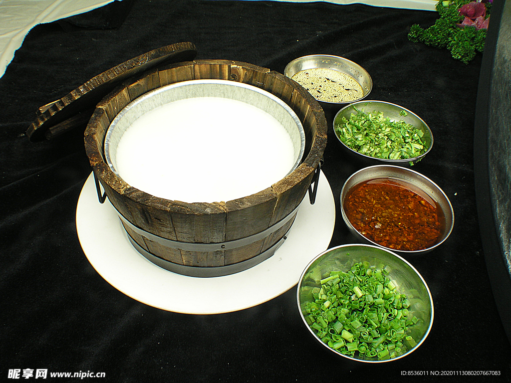 家常菜木桶小豆腐