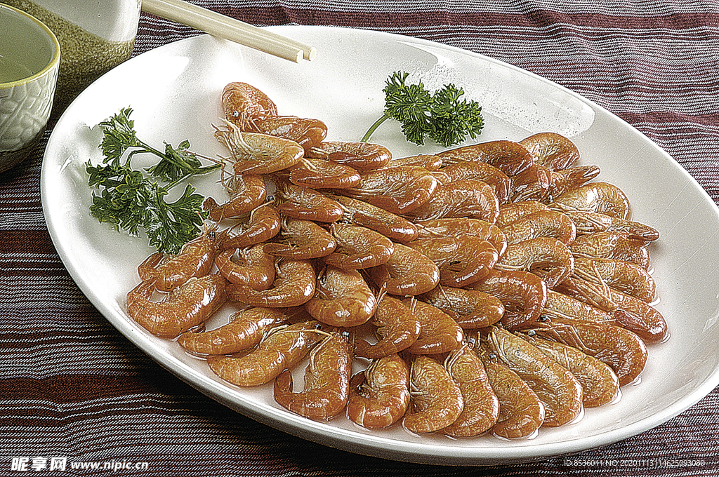 家常菜盐水河虾