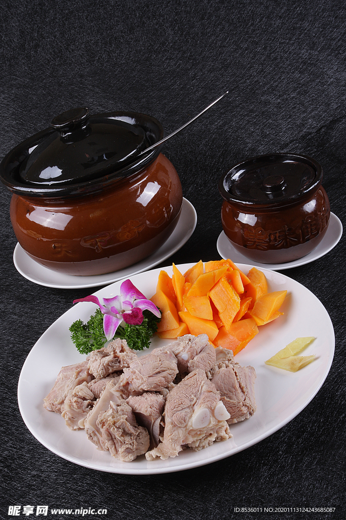 豫菜白河木瓜排骨煨汤