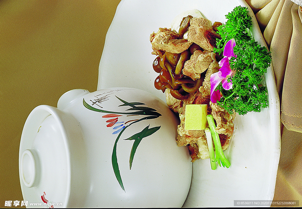 豫菜菌王炖排骨