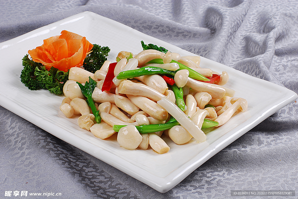 徽菜白玉菇炒鱼菘柳