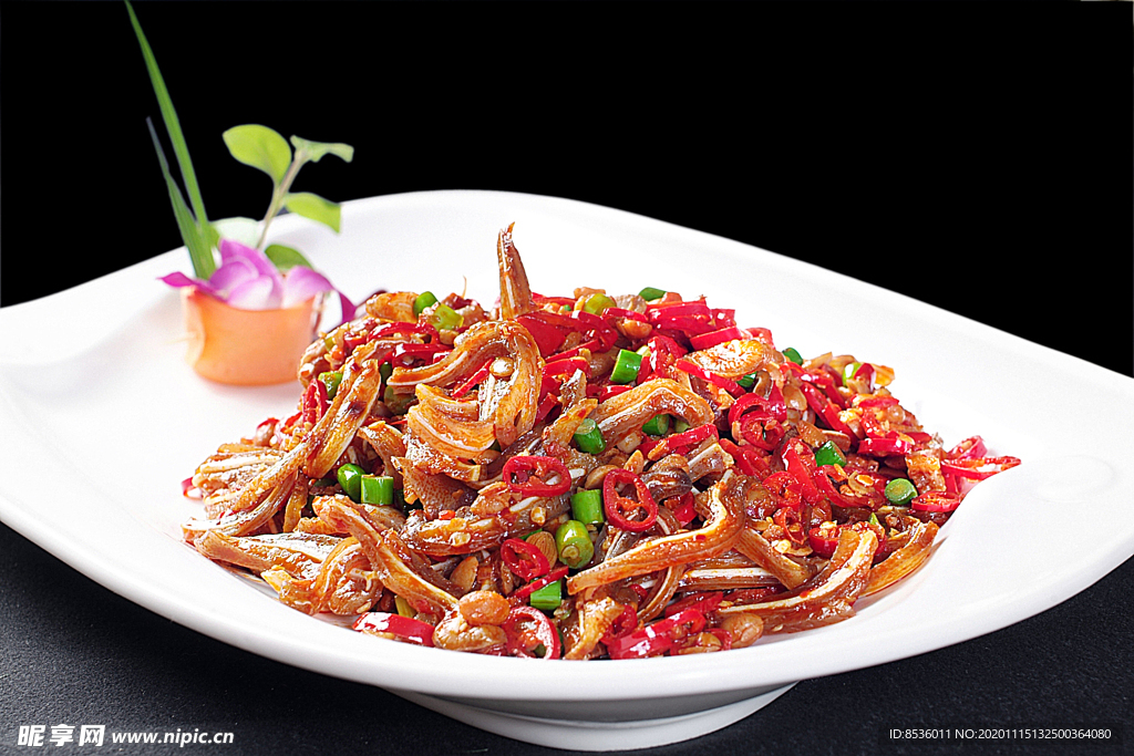 川菜腊八豆炒耳尖