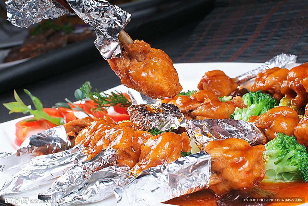 闽菜川红扒鸡中翅