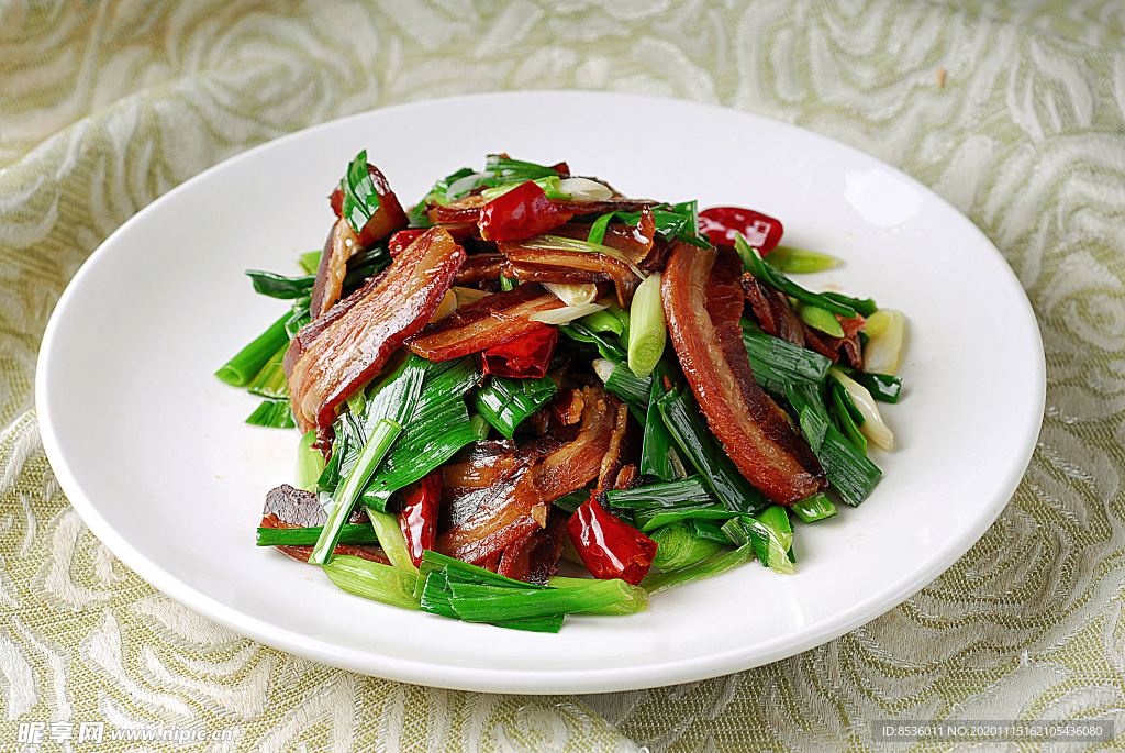 川菜蒜苗炒腊肉