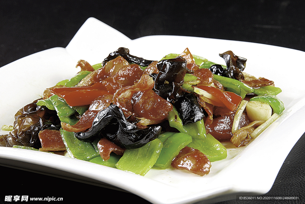 南北热菜青椒炒腊味
