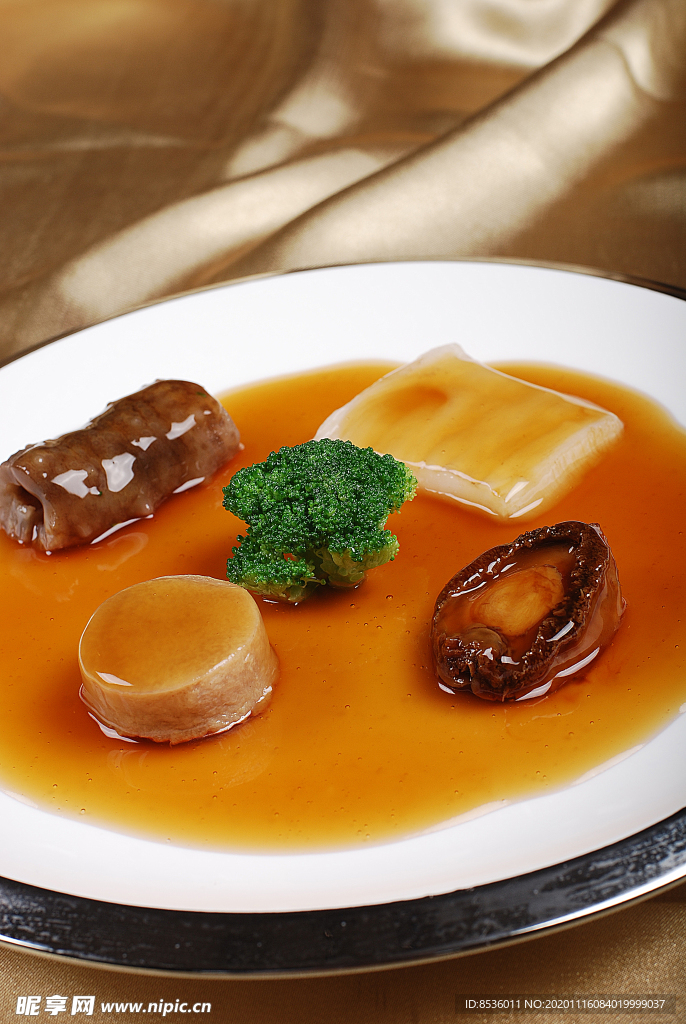 淮扬菜鲍汁扣四宝