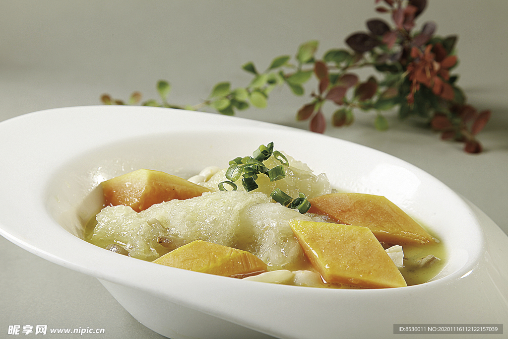 淮扬菜浓汤木瓜煮鱼肚