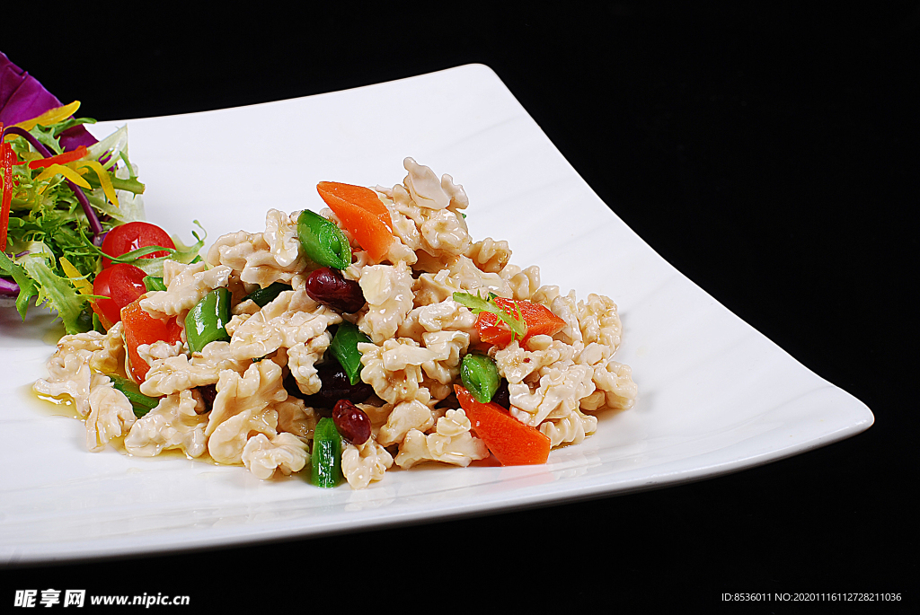 淮扬菜巧拌桃仁