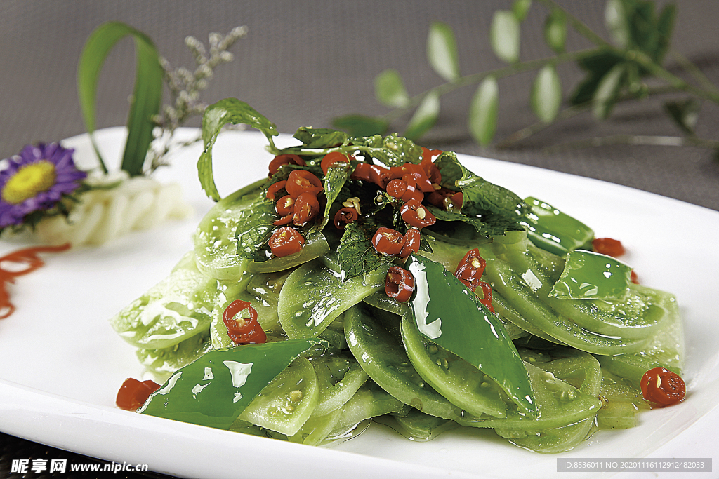 淮扬菜青椒炒青香菇