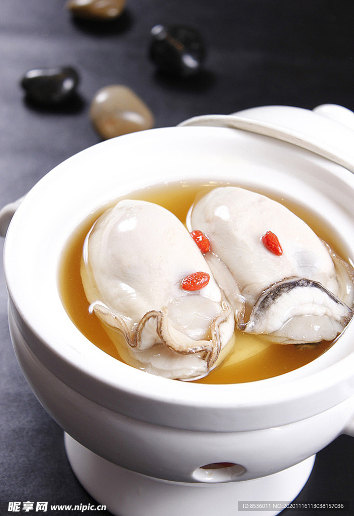 淮扬菜清汤大牡蛎