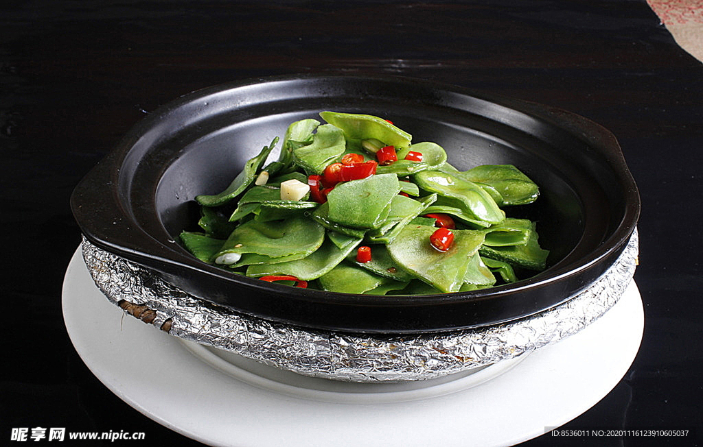 淮扬菜砂锅眉豆角