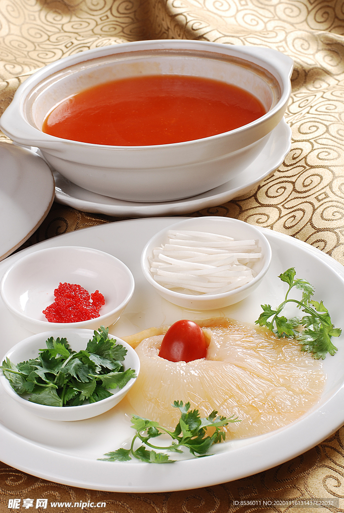 淮扬菜堂做煲仔荷叶翅