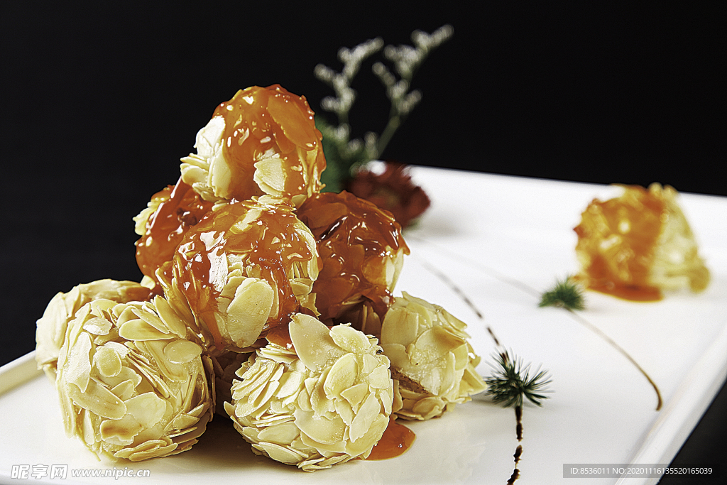 淮扬菜杏香皇冠贝