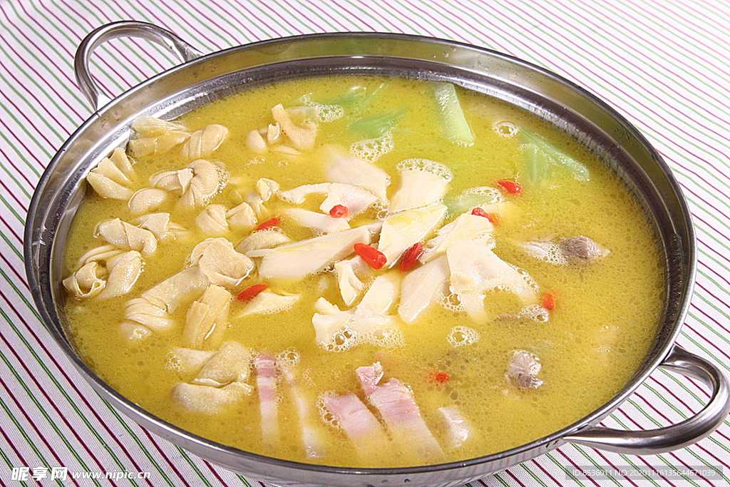 淮扬菜腌笃鲜锅仔