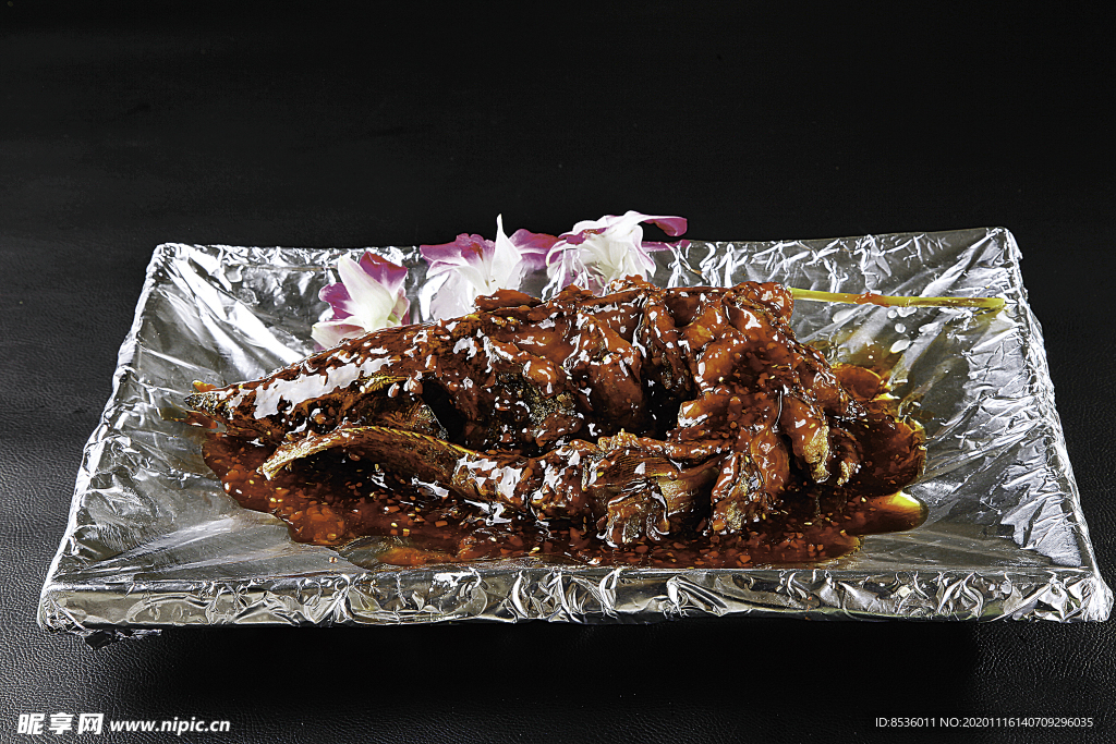 淮扬菜油焖中华鲟