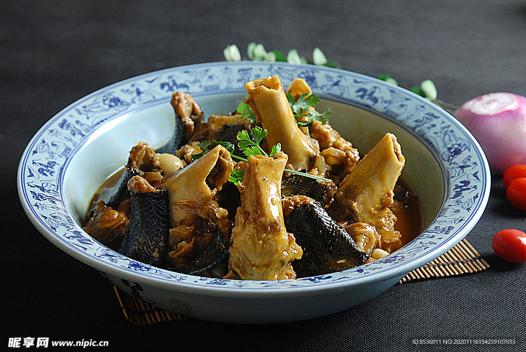 湘菜童子骨煲蛇