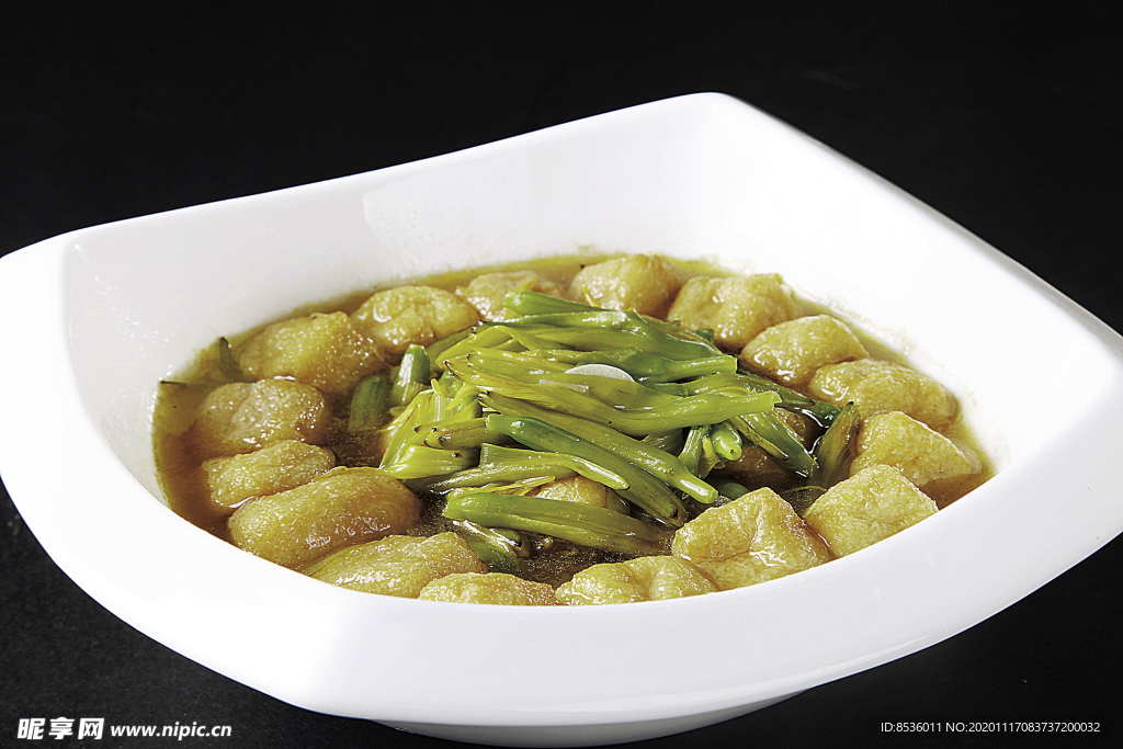 浙菜金针豆腐泡
