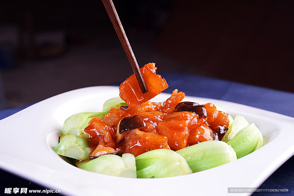 粤菜广东菜黑松露焖鱼唇